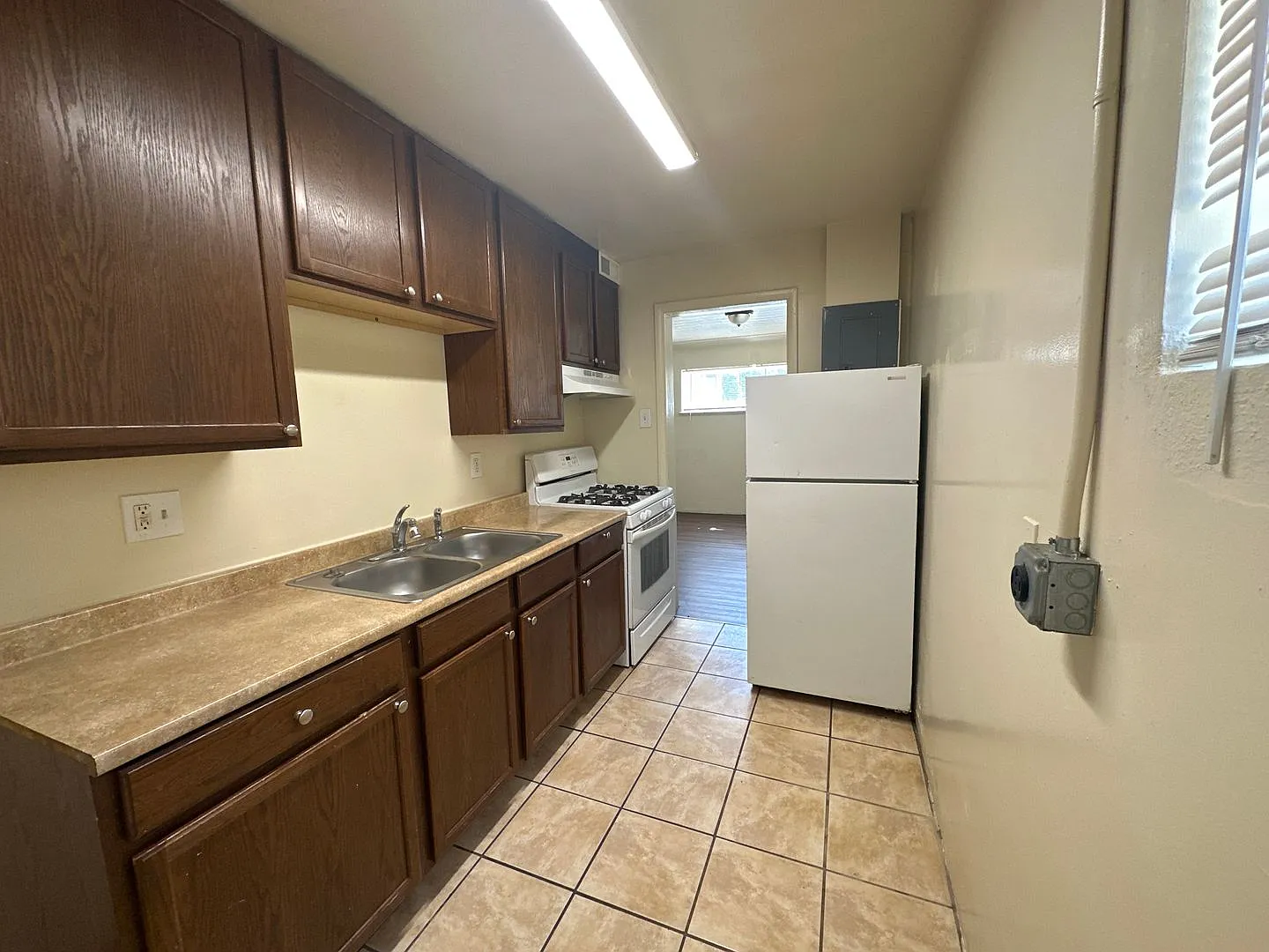 Montview — Photo 4