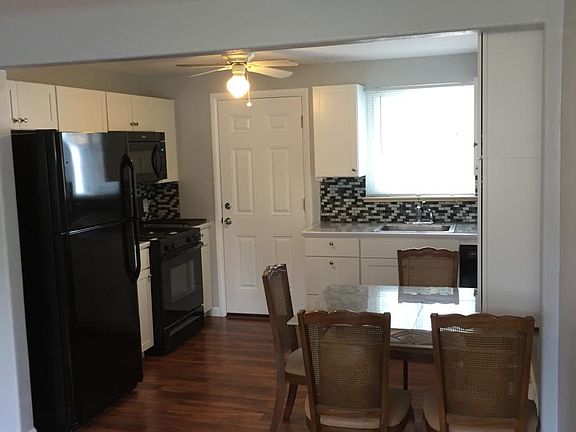 Complete kitchen including dishwasher and ice maker