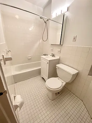 Rented by Bond New York | media 29