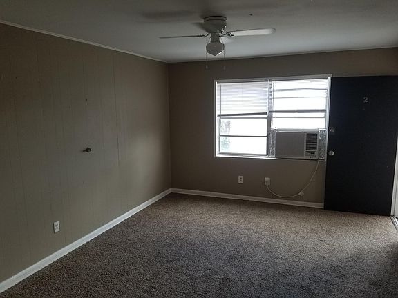 4th image of 5400-5412 Market St
