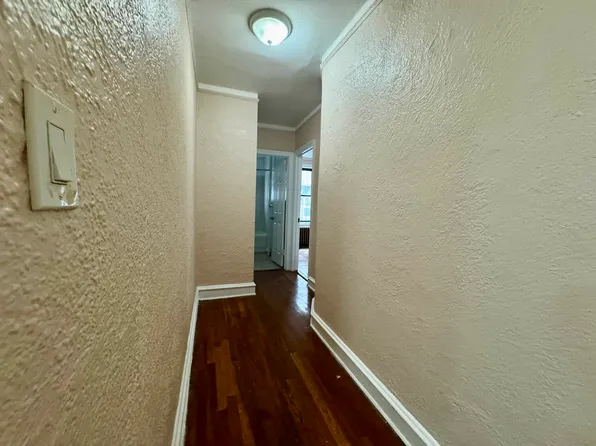 140-70 Ash Avenue image 3 of 5