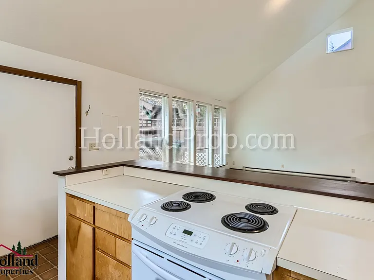 1719 Main St #1 — Photo 9