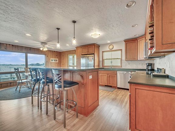 2nd image of 2714 Breezy Heights Dr