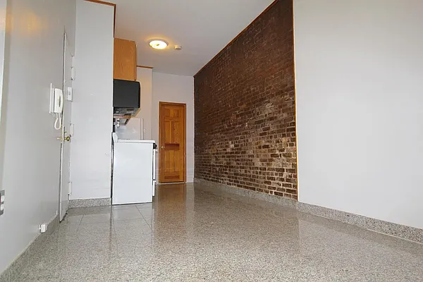 Rented by Mason Group LLC | media 22