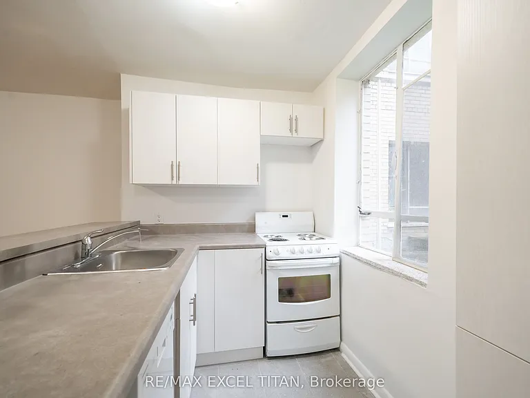 77 Erskine Ave #110 — Photo 4