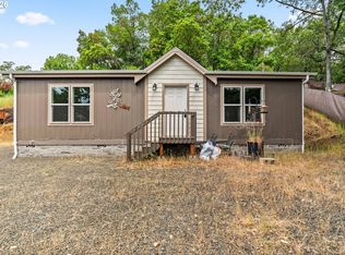 1424 Ridge Ave, Roseburg, OR 97470