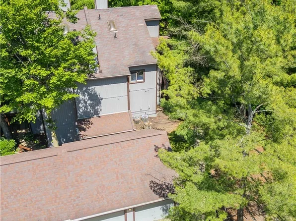 2153 Pinebrook Trl, Cuyahoga Falls, OH 44223