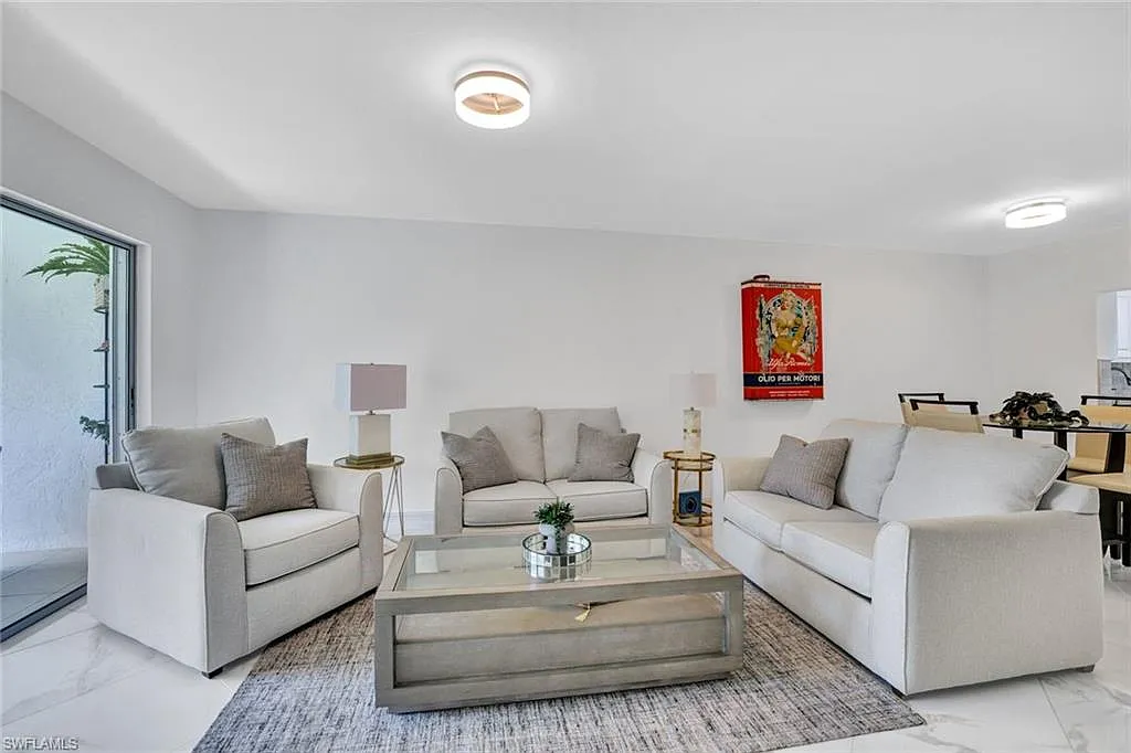 2 bed, 2.0 bath, 1050 sqft, $3,500 — Photo 2