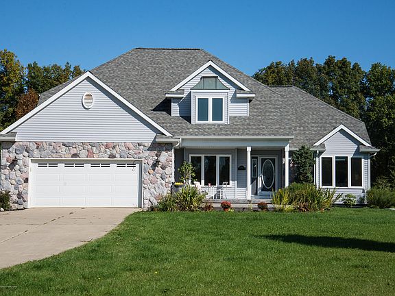 4th image of 8260 Rolling Hill Ln