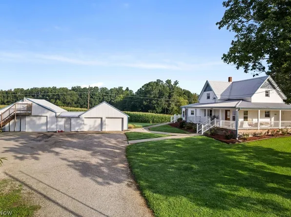 298 Hocking Rd, Coolville, OH 45723