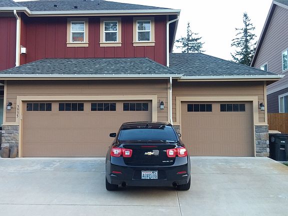 2nd image of 3935 20th Ave NE