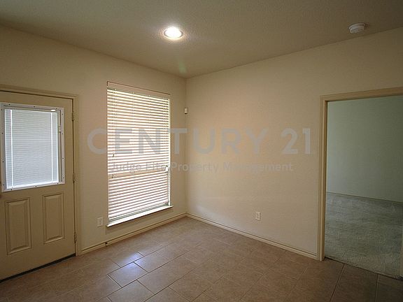 5th image of 1027 Red Clover Ln