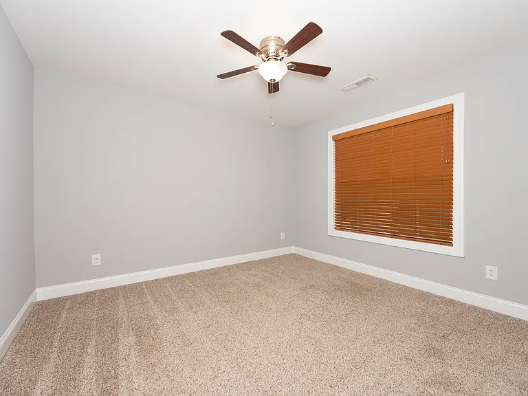 490 Lotus Ct — Photo 24