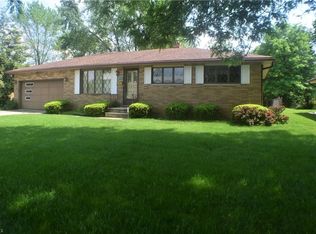 8715 Fenway Dr, Parma, OH 44129