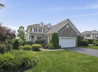 14 Dickerson Ct, Chester, NJ 07930