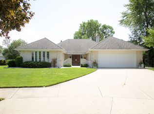 1301 Crain St, Park Ridge, IL 60068