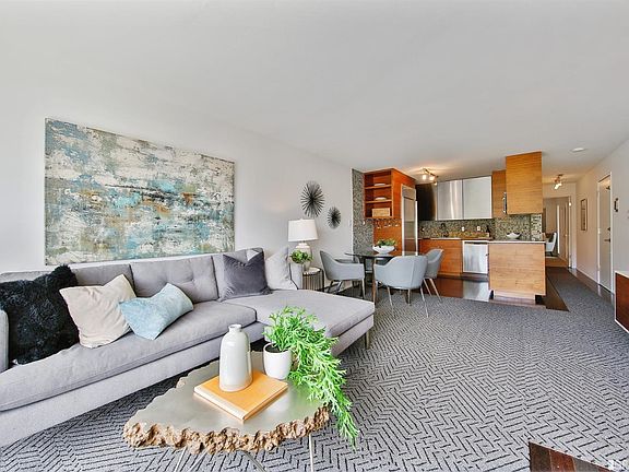 2nd image of 2555 Leavenworth St APT 204