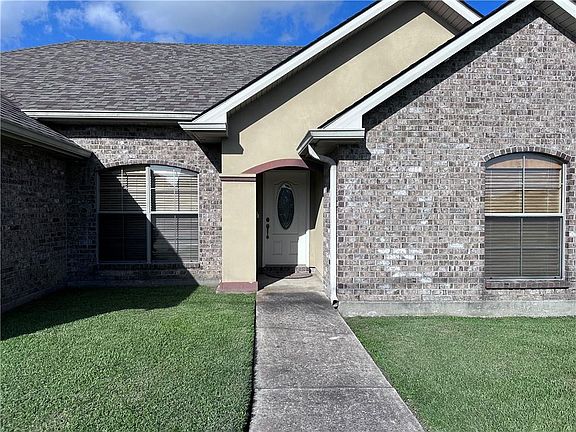 3rd image of 720 N Ezidore Ave