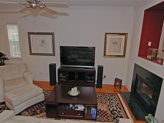 4th image of 5218 Bayshore Blvd Unit 4