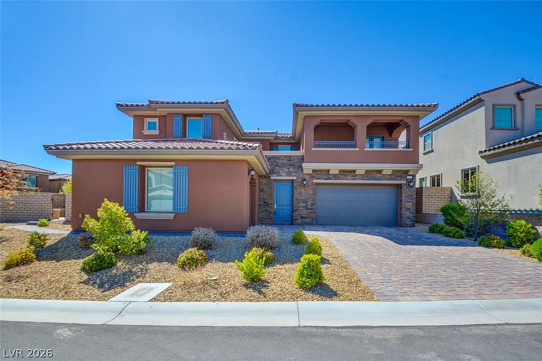 5 bed, 3.5 bath, 3869 sqft, $6,000 — Photo 2
