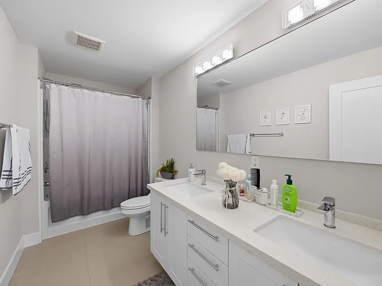 1615 Sandridge Ln — Photo 45