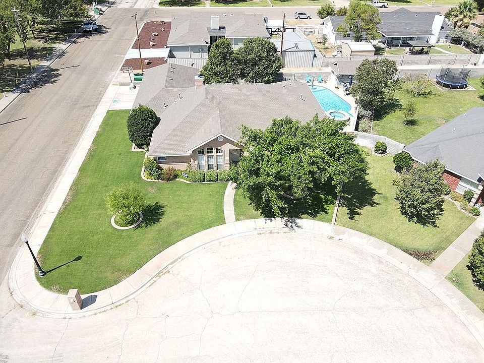1st image of 900 S Nelson Ave