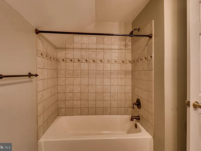 1020 W Lombard St — Photo 20