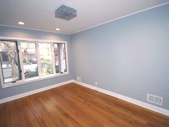 2nd image of 255 Arkansas Dr