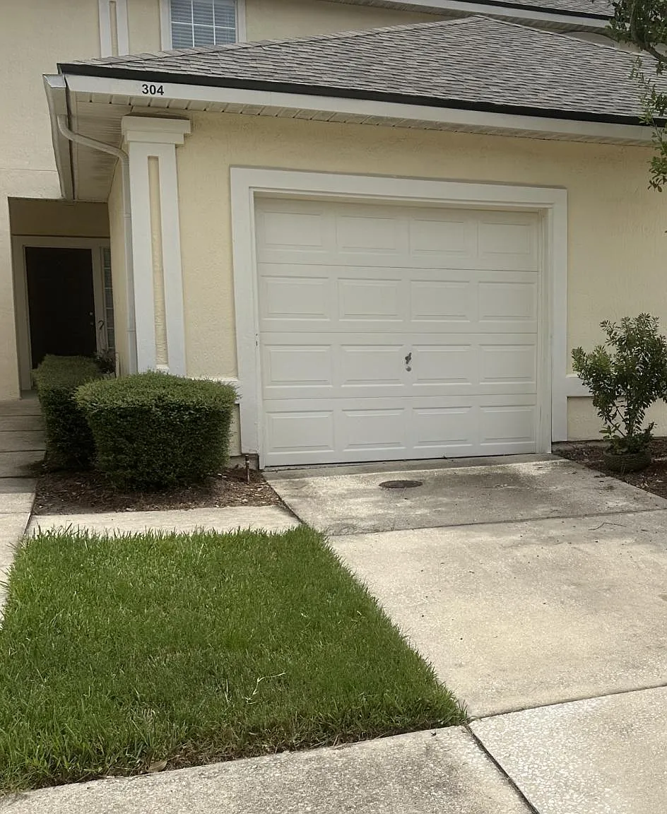 304 Southern Branch Ln — Photo 1
