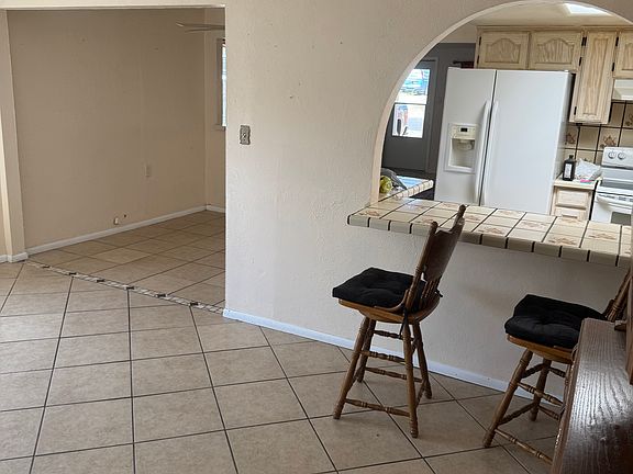 5th image of 111 Graham Dr