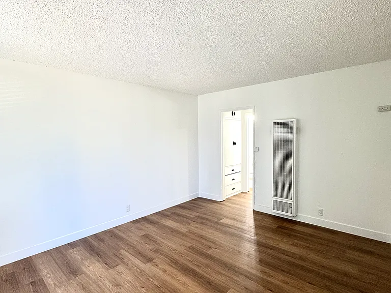 3301 E Wilton St #4 — Photo 7