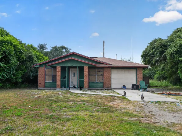 624 N McCampbell St, Aransas Pass, TX 78336