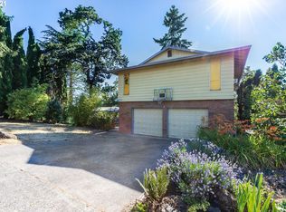 17380 Crownview Dr, Gladstone, OR 97027