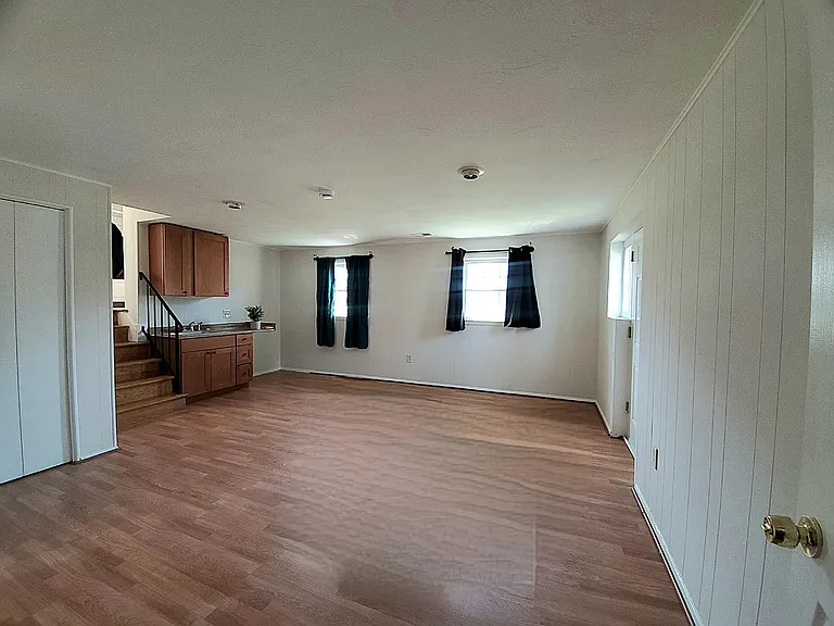 702 W Edmonston Dr — Photo 29