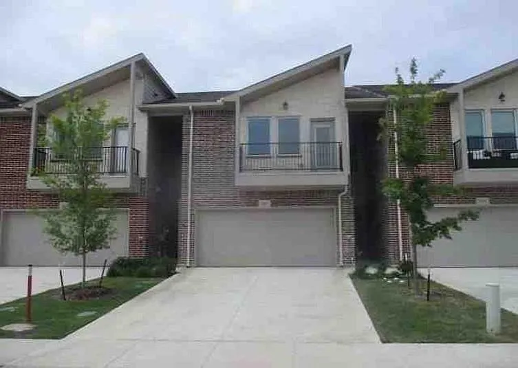 5609 Woodlands Dr — Photo 1