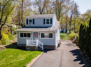 34 Lenape Trl, Wayne, NJ 07470