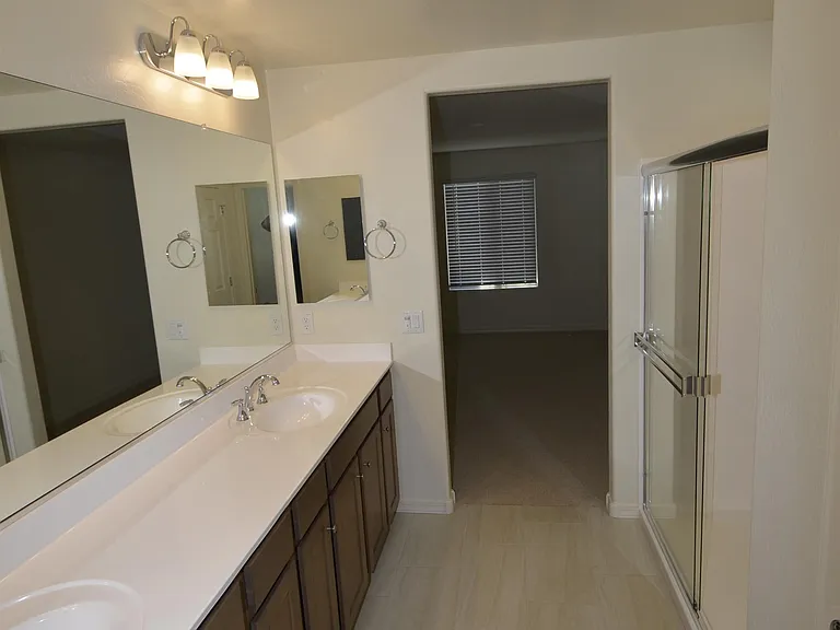 1306 W Sparrow Dr — Photo 4