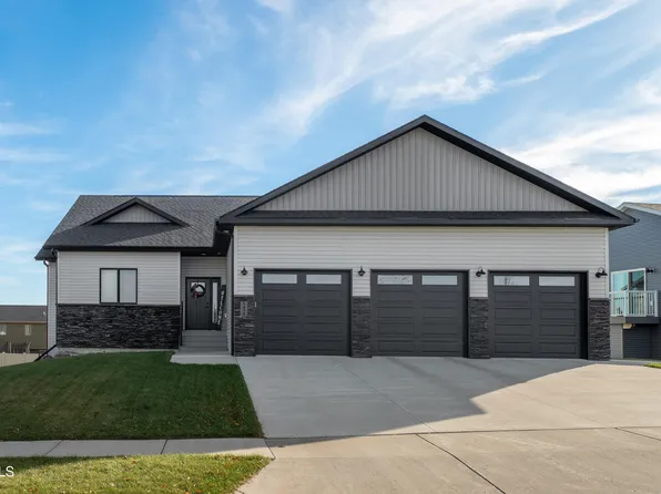 5413 Onyx Dr, Bismarck, ND 58503