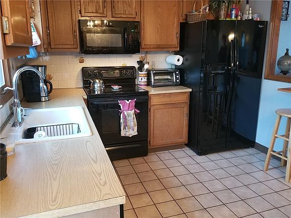 4th image of 246 Rosemont Ave