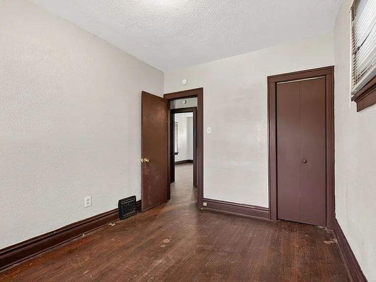 5944 Thekla Ave — Photo 3