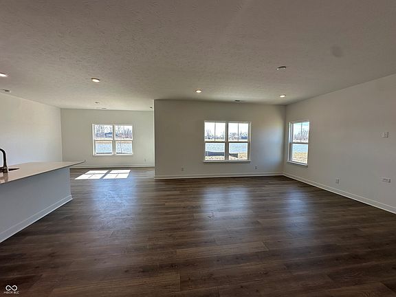 2nd image of 7813 Magnolia St