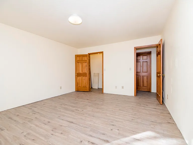 7900 E Saint Charles Rd — Photo 16