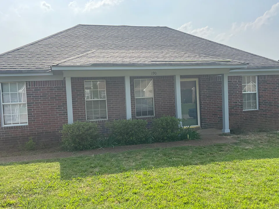 190 Village Dr