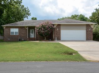 234 Lakeshore Dr, Blue Eye, MO 65611