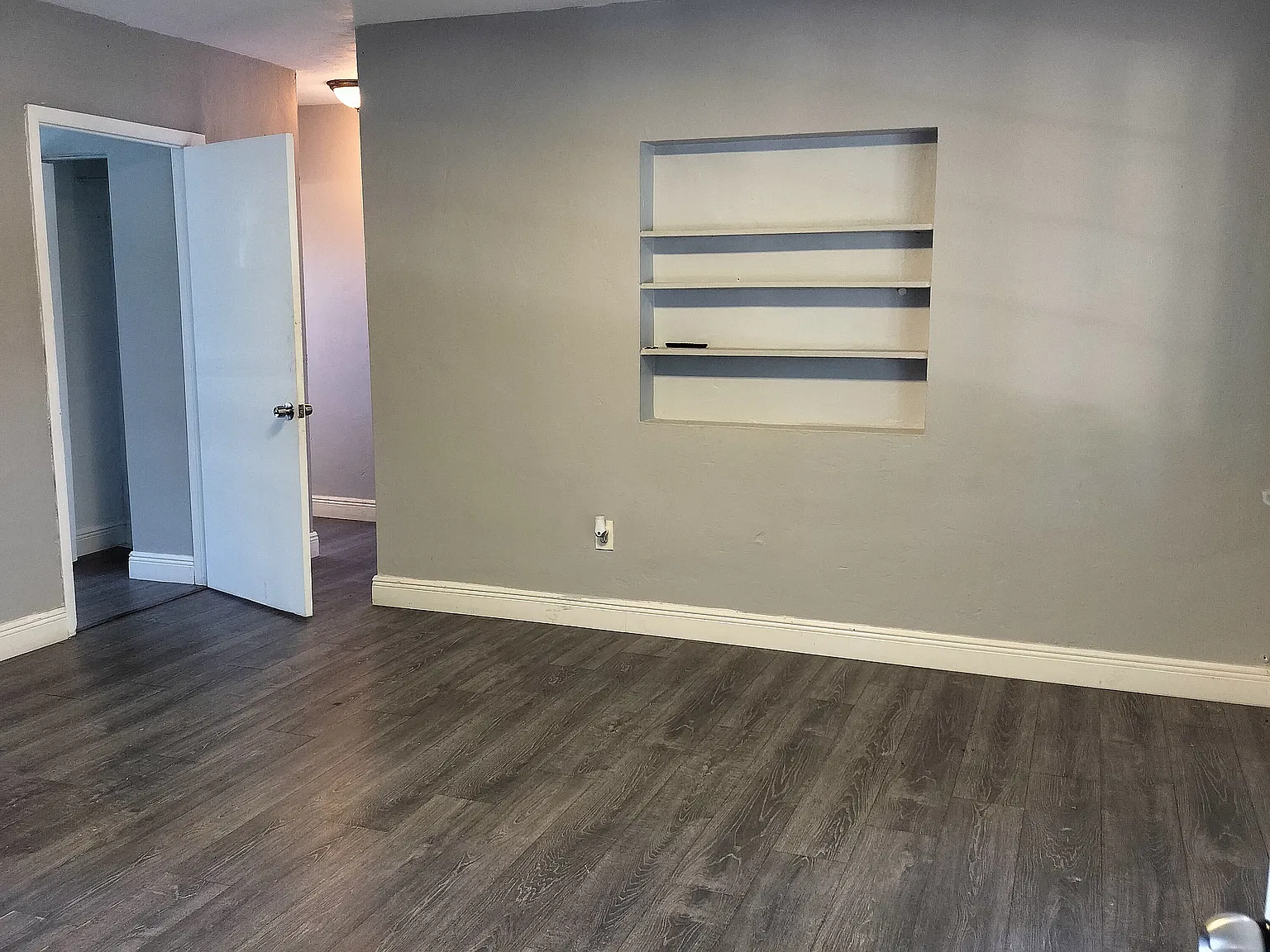 3 bed, 1275 sqft, $2,400 — Photo 2