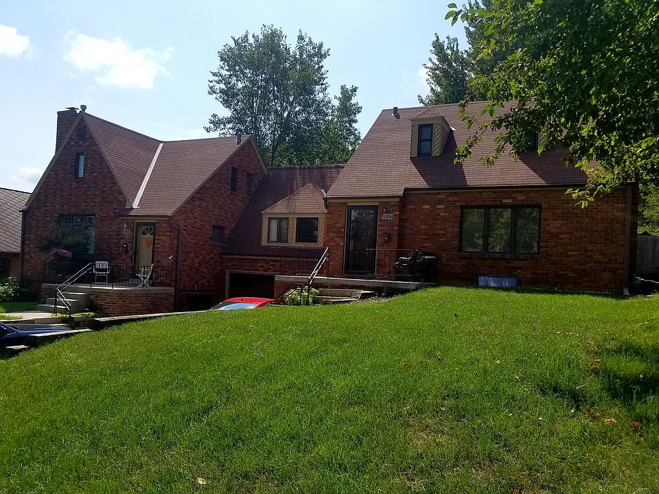 The rental duplex is on the left side of this 2-home property