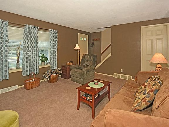 5th image of 4615 Cox Dr #A