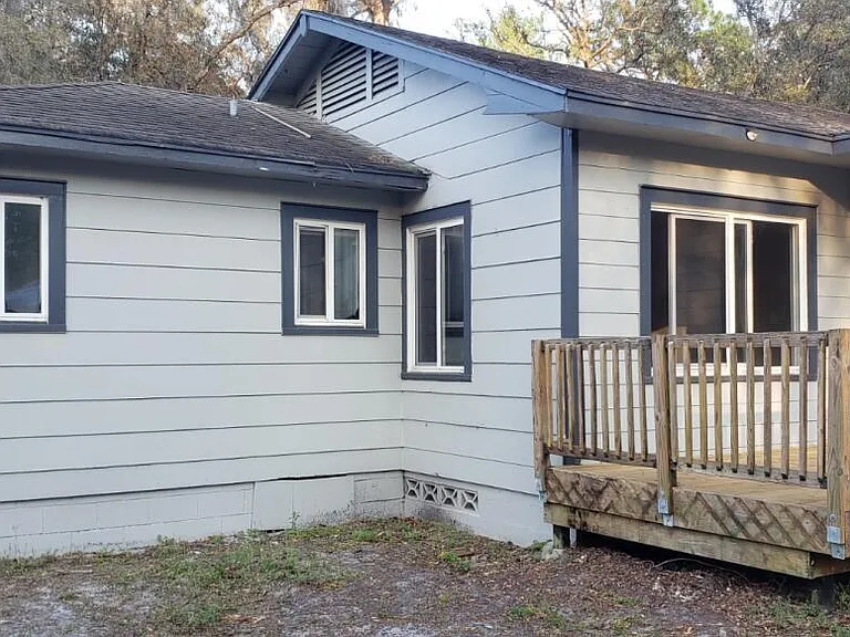 2218 E New York Ave — Photo 3