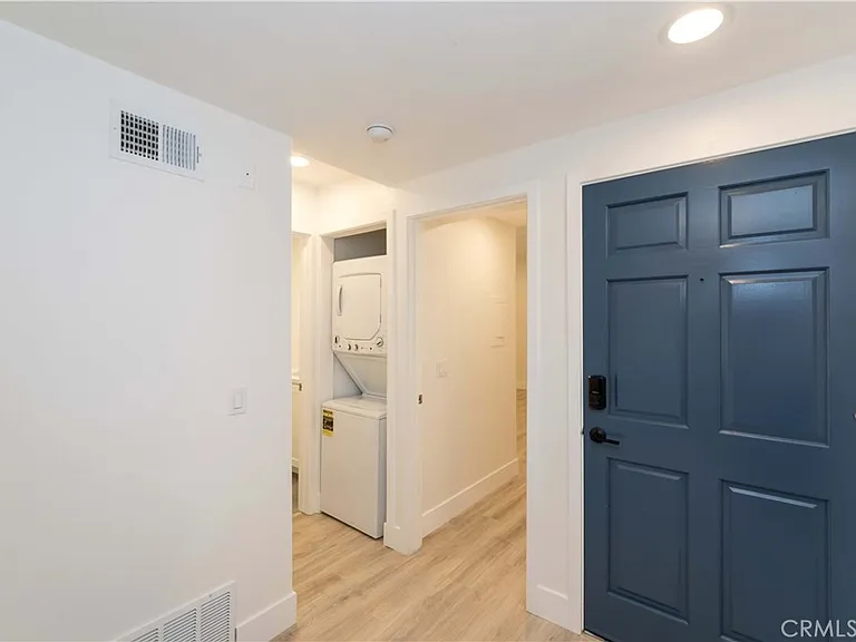 941 W Carson St #226 — Photo 2