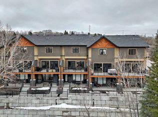 405 Valley Ridge Mnr NW, Calgary, AB T3B6C5